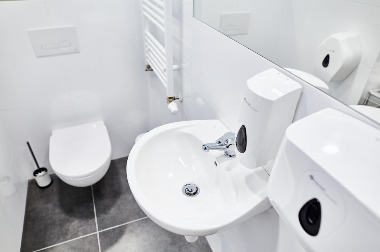 Hostel Umed Лодзь Екстер'єр фото