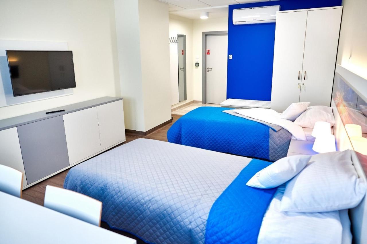 Hostel Umed Лодзь Екстер'єр фото